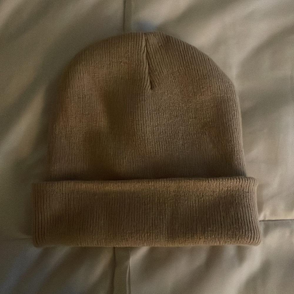 Tan Bennie with embroidered butterfly - Picture 2 of 3